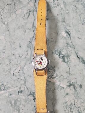 Vintage 1971 MICKEY MOUSE watch.